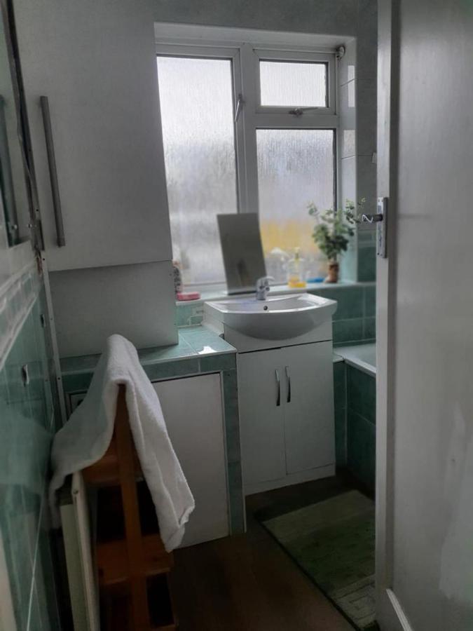 Grey Double Bedroom London Ngoại thất bức ảnh