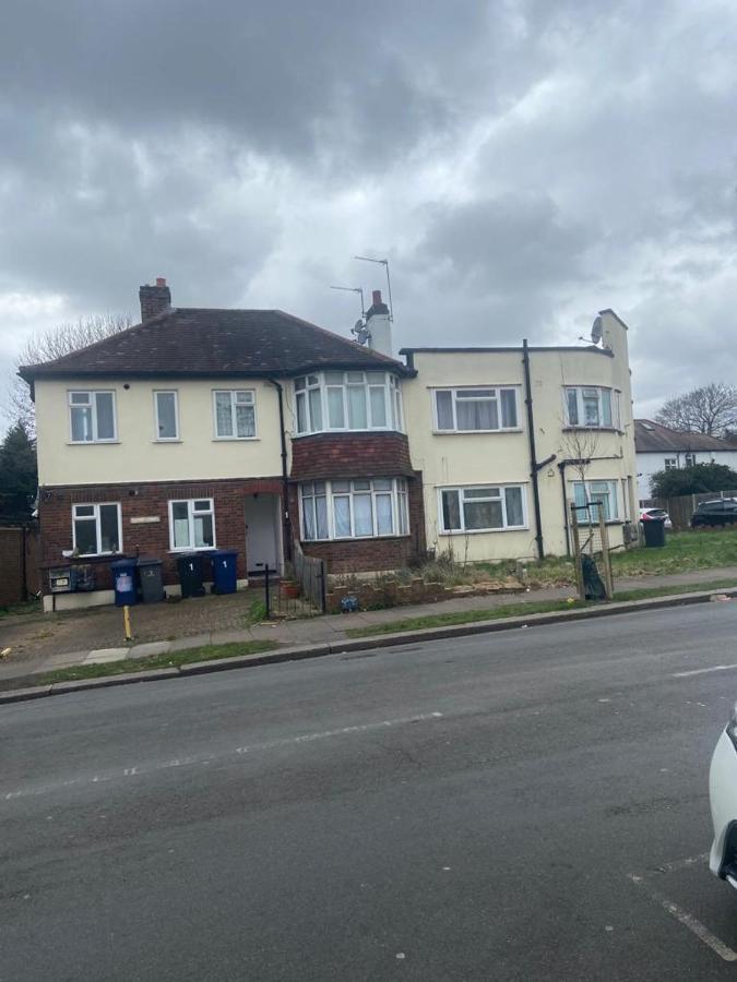 Grey Double Bedroom London Ngoại thất bức ảnh